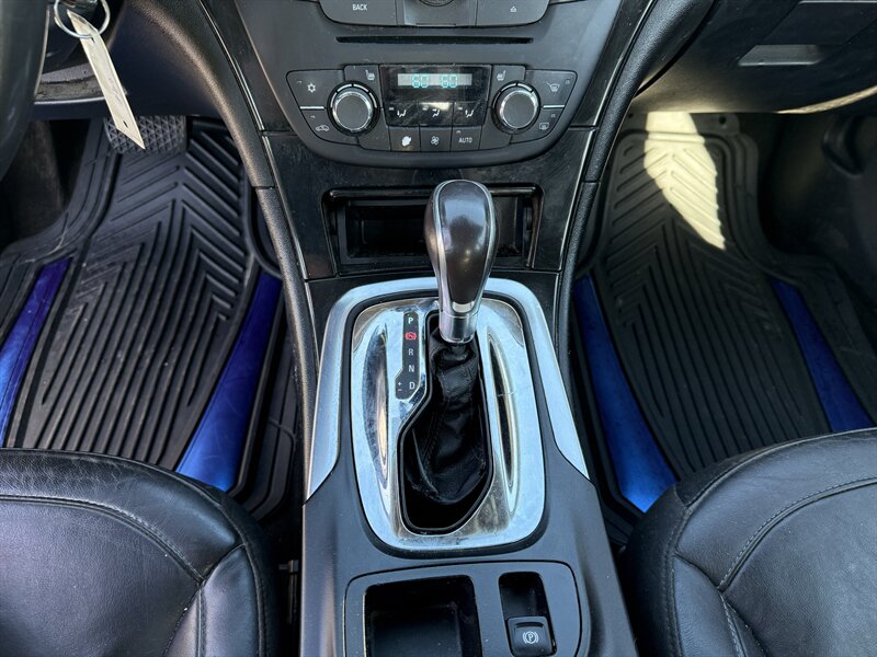 2012 Buick Regal - Photo 14 - Cahokia, IL 62206