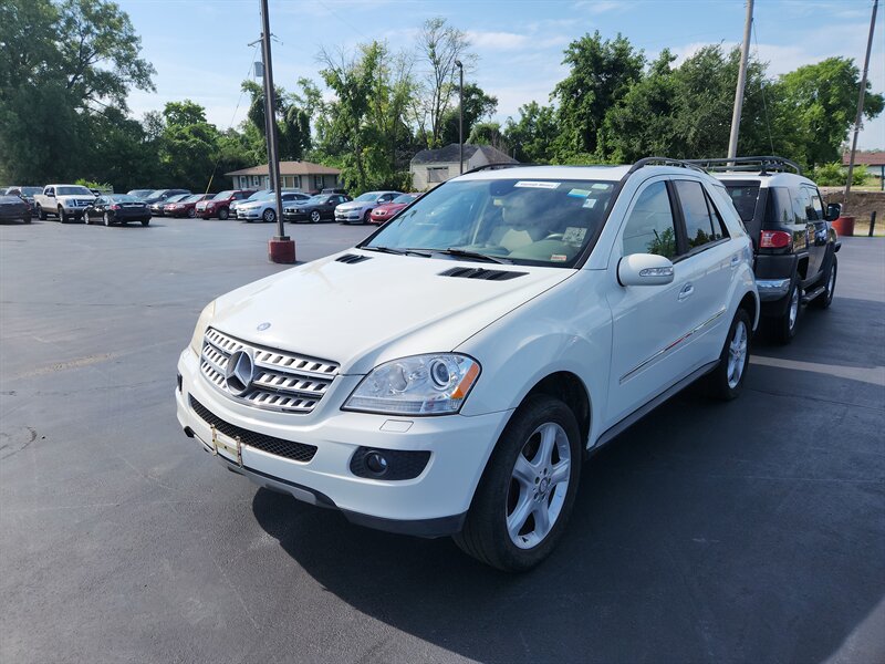 2008 Mercedes-Benz ML 350 - Photo 1 - Cahokia, IL 62206