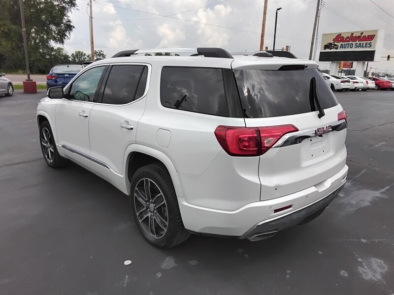 2017 GMC Acadia Denali - Photo 3 - Cahokia, IL 62206