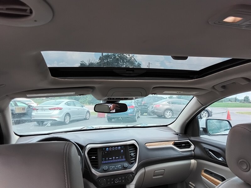 2017 GMC Acadia Denali - Photo 6 - Cahokia, IL 62206
