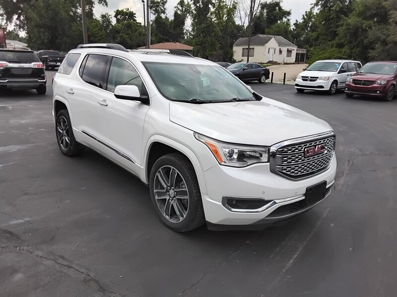 2017 GMC Acadia Denali   - Photo 1 - Cahokia, IL 62206