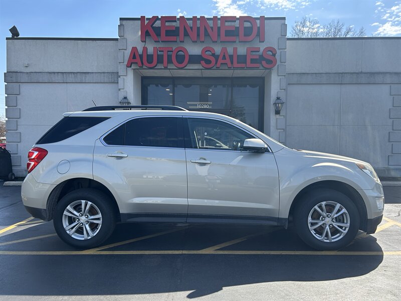 2016 Chevrolet Equinox LT   - Photo 1 - Fairview Heights, IL 62208