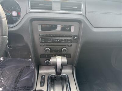 2011 Ford Mustang V6 Premium   - Photo 12 - Cahokia, IL 62206
