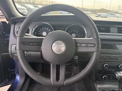 2011 Ford Mustang V6 Premium   - Photo 11 - Cahokia, IL 62206