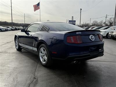 2011 Ford Mustang V6 Premium   - Photo 3 - Cahokia, IL 62206