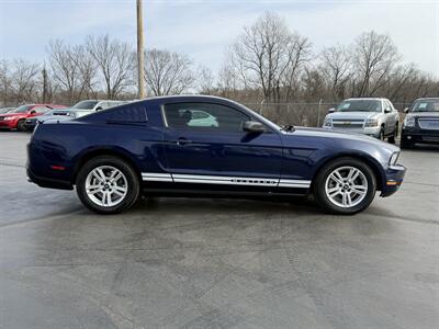 2011 Ford Mustang V6 Premium   - Photo 6 - Cahokia, IL 62206