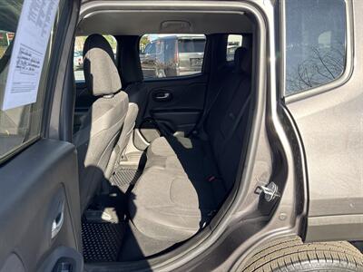 2019 Jeep Renegade Latitude   - Photo 11 - Millstadt, IL 62260