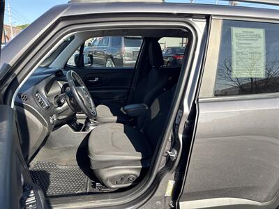 2019 Jeep Renegade Latitude   - Photo 10 - Millstadt, IL 62260