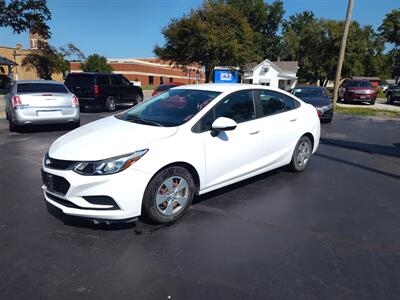 2016 Chevrolet Cruze LS Auto   - Photo 4 - Freeburg, IL 62243