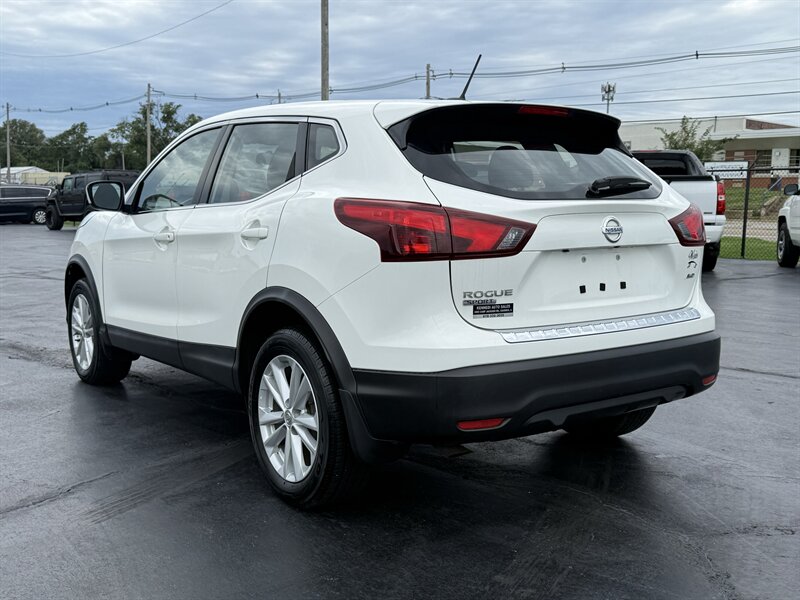 2018 Nissan Rogue Sport S - Photo 7 - Cahokia, IL 62206