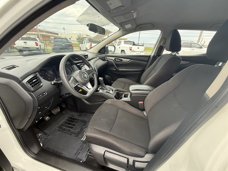 2018 Nissan Rogue Sport S - Photo 9 - Cahokia, IL 62206