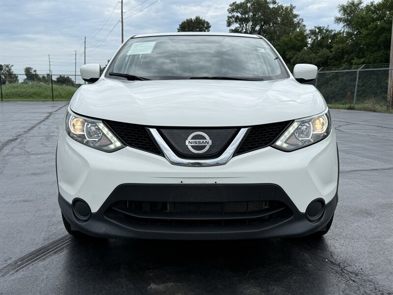 2018 Nissan Rogue Sport S - Photo 2 - Cahokia, IL 62206