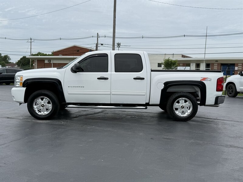 2011 Chevrolet Silverado 1500 LT - Photo 4 - Cahokia, IL 62206