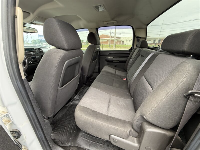 2011 Chevrolet Silverado 1500 LT - Photo 11 - Cahokia, IL 62206