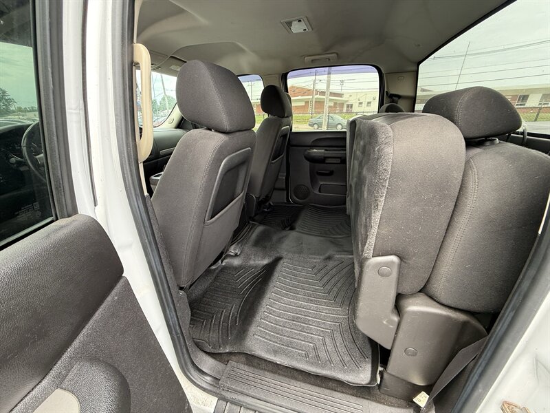 2011 Chevrolet Silverado 1500 LT - Photo 10 - Cahokia, IL 62206