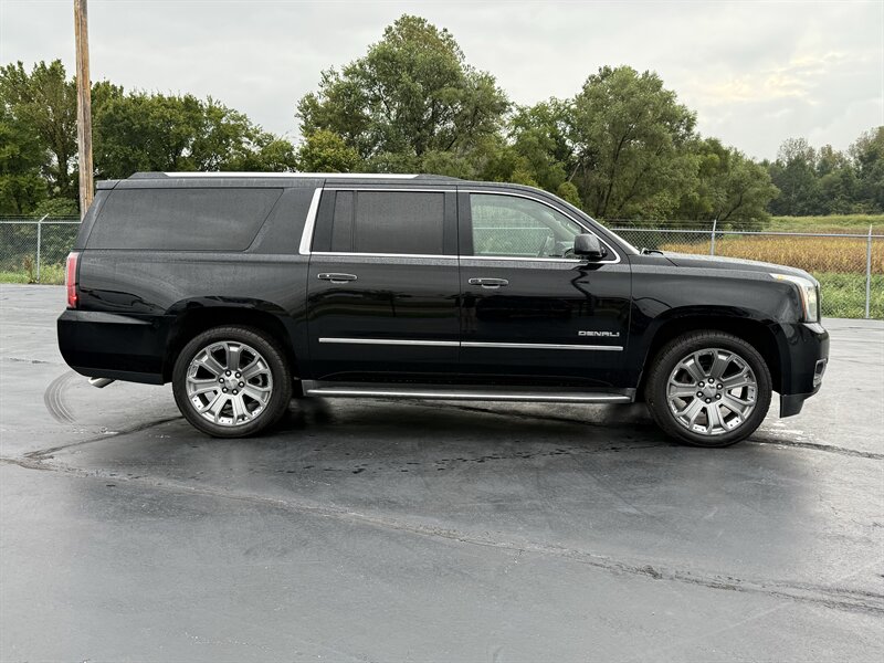 2015 GMC Yukon XL Denali - Photo 8 - Cahokia, IL 62206