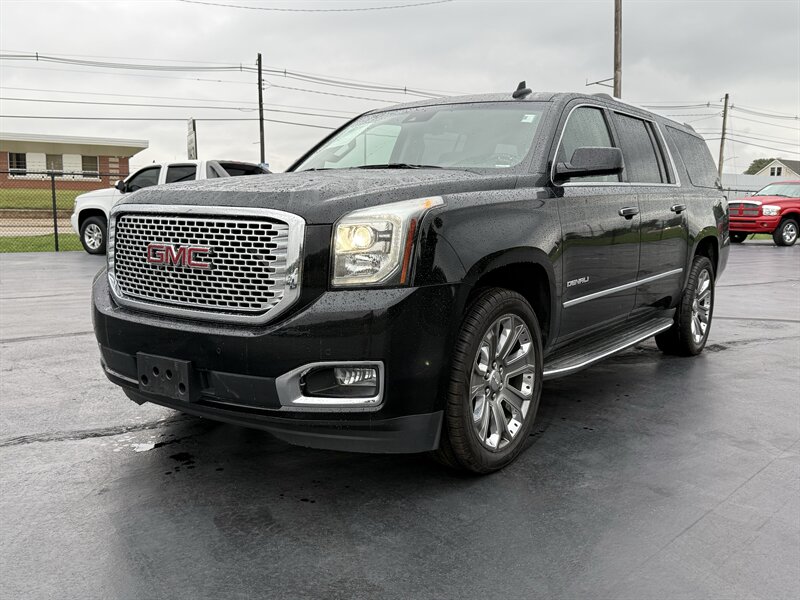 2015 GMC Yukon XL Denali   - Photo 1 - Cahokia, IL 62206