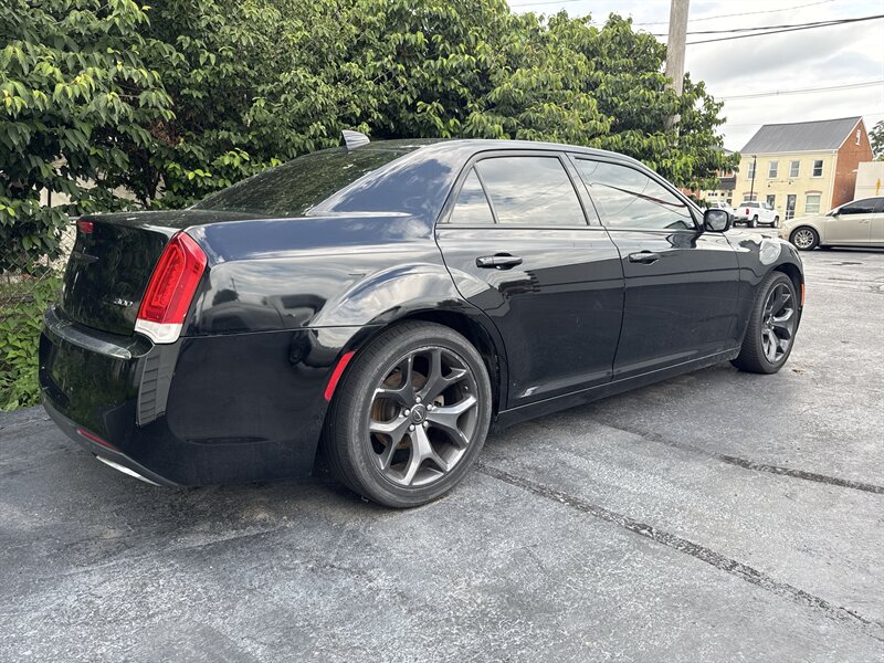 2021 Chrysler 300 Series S V6 - Photo 4 - Millstadt, IL 62260