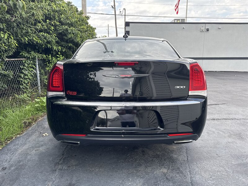 2021 Chrysler 300 Series S V6 - Photo 5 - Millstadt, IL 62260