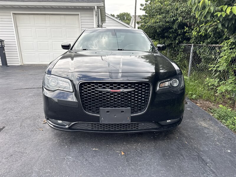 2021 Chrysler 300 Series S V6 - Photo 2 - Millstadt, IL 62260