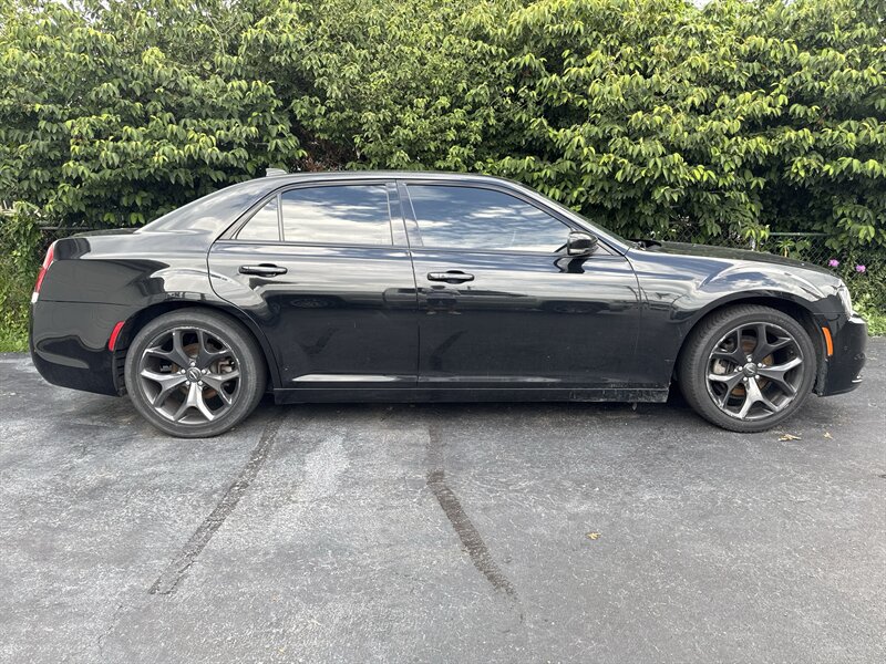 2021 Chrysler 300 Series S V6 - Photo 3 - Millstadt, IL 62260