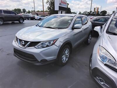 2017 Nissan Rogue Sport S   - Photo 2 - Cahokia, IL 62206