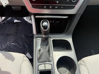2015 Hyundai SONATA SE - Photo 14 - Cahokia, IL 62206