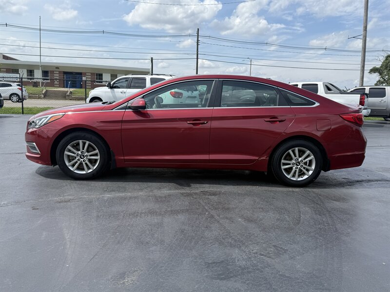 2015 Hyundai SONATA SE - Photo 2 - Cahokia, IL 62206