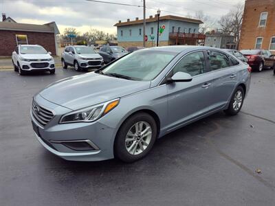 2017 Hyundai SONATA SE   - Photo 2 - Freeburg, IL 62243