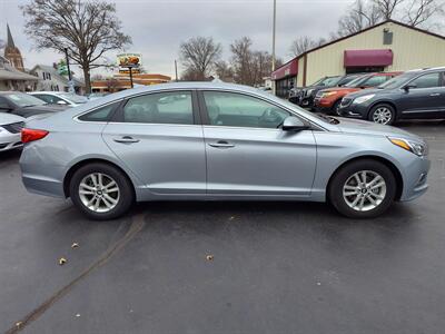 2017 Hyundai SONATA SE   - Photo 4 - Freeburg, IL 62243