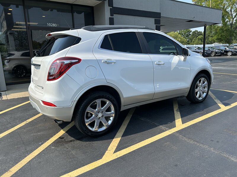 2018 Buick Encore Premium - Photo 4 - Fairview Heights, IL 62208