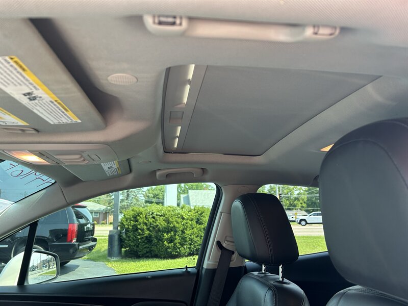 2018 Buick Encore Premium - Photo 8 - Fairview Heights, IL 62208