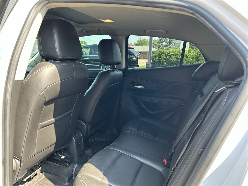 2018 Buick Encore Premium - Photo 9 - Fairview Heights, IL 62208