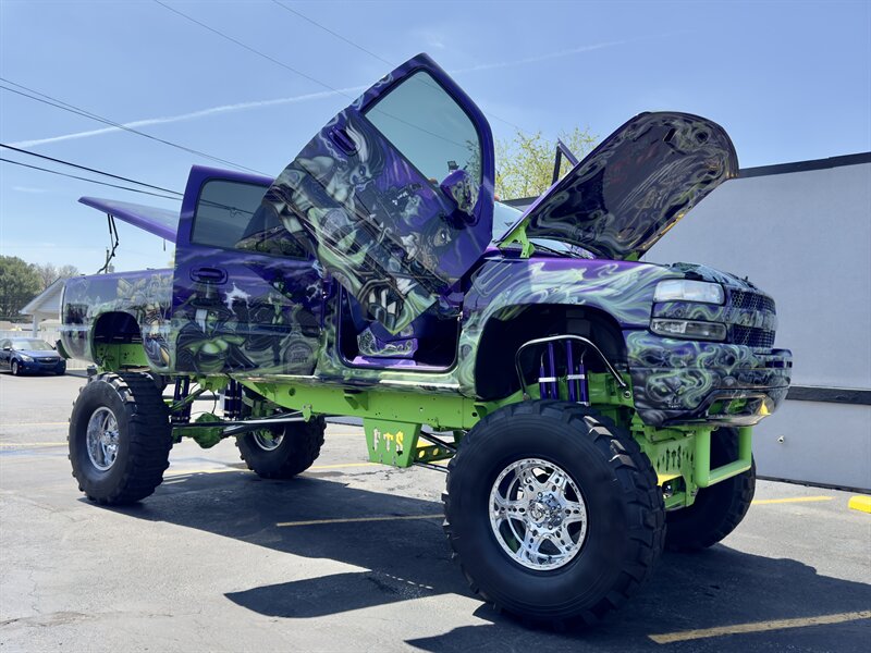 2001 Chevrolet Silverado 2500 LS Monster - Photo 1 - Millstadt, IL 62260