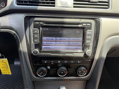 2015 Volkswagen Passat 2.0L TDI SE   - Photo 14 - Cahokia, IL 62206