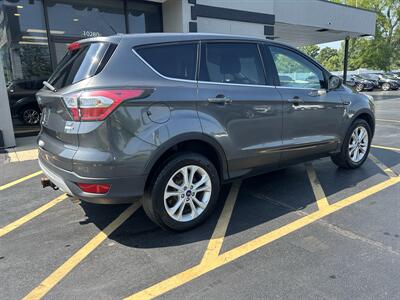 2017 Ford Escape SE - Photo 4 - Fairview Heights, IL 62208