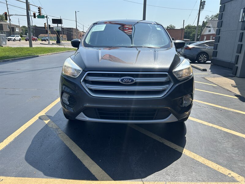 2017 Ford Escape SE - Photo 6 - Fairview Heights, IL 62208