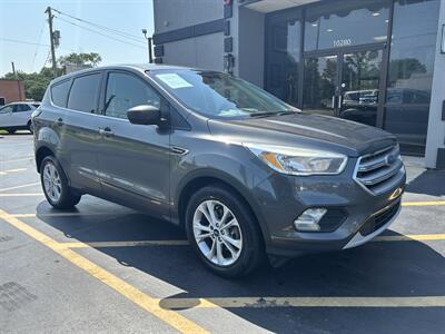 2017 Ford Escape SE - Photo 2 - Fairview Heights, IL 62208