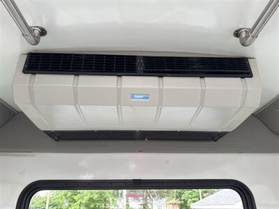 2017 Ford E-Series Van SHUTTLE E-450 - Photo 23 - Millstadt, IL 62260