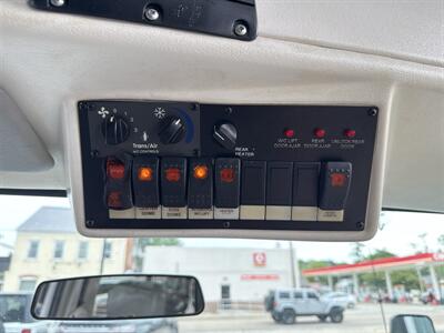 2017 Ford E-Series Van SHUTTLE E-450 - Photo 15 - Millstadt, IL 62260