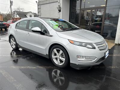 2012 Chevrolet Volt Premium   - Photo 2 - Fairview Heights, IL 62208