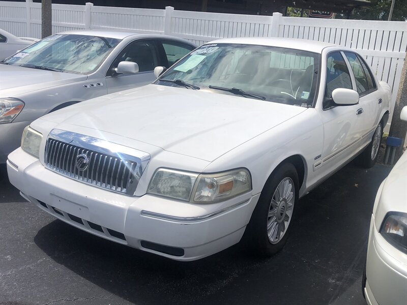 2010 Mercury Grand Marquis LS photo 2