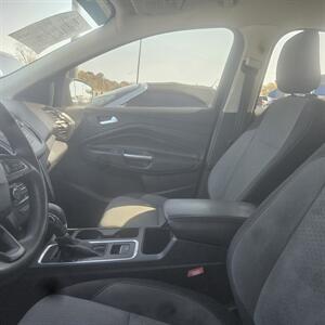 2018 Ford Escape SE   - Photo 6 - Belleville, IL 62223