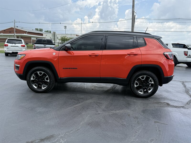 2017 Jeep Compass Trailhawk - Photo 2 - Cahokia, IL 62206