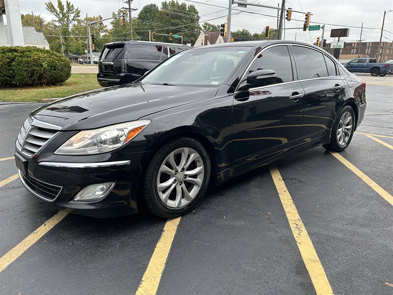 2012 Hyundai Genesis 3.8L V6 - Photo 3 - Fairview Heights, IL 62208