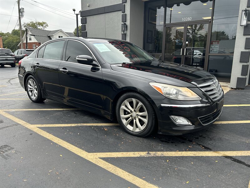 2012 Hyundai Genesis 3.8L V6 - Photo 2 - Fairview Heights, IL 62208