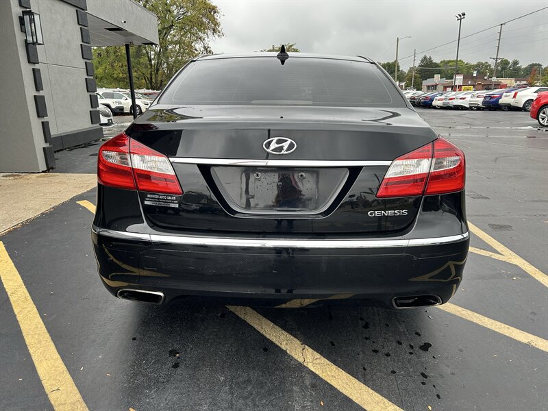 2012 Hyundai Genesis 3.8L V6 - Photo 7 - Fairview Heights, IL 62208