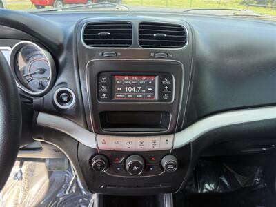 2017 Dodge Journey SXT   - Photo 13 - Cahokia, IL 62206