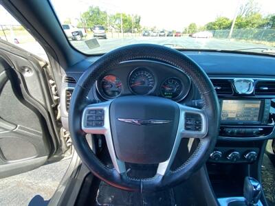 2012 Chrysler 200 S   - Photo 11 - Cahokia, IL 62206