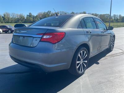 2012 Chrysler 200 S   - Photo 5 - Cahokia, IL 62206